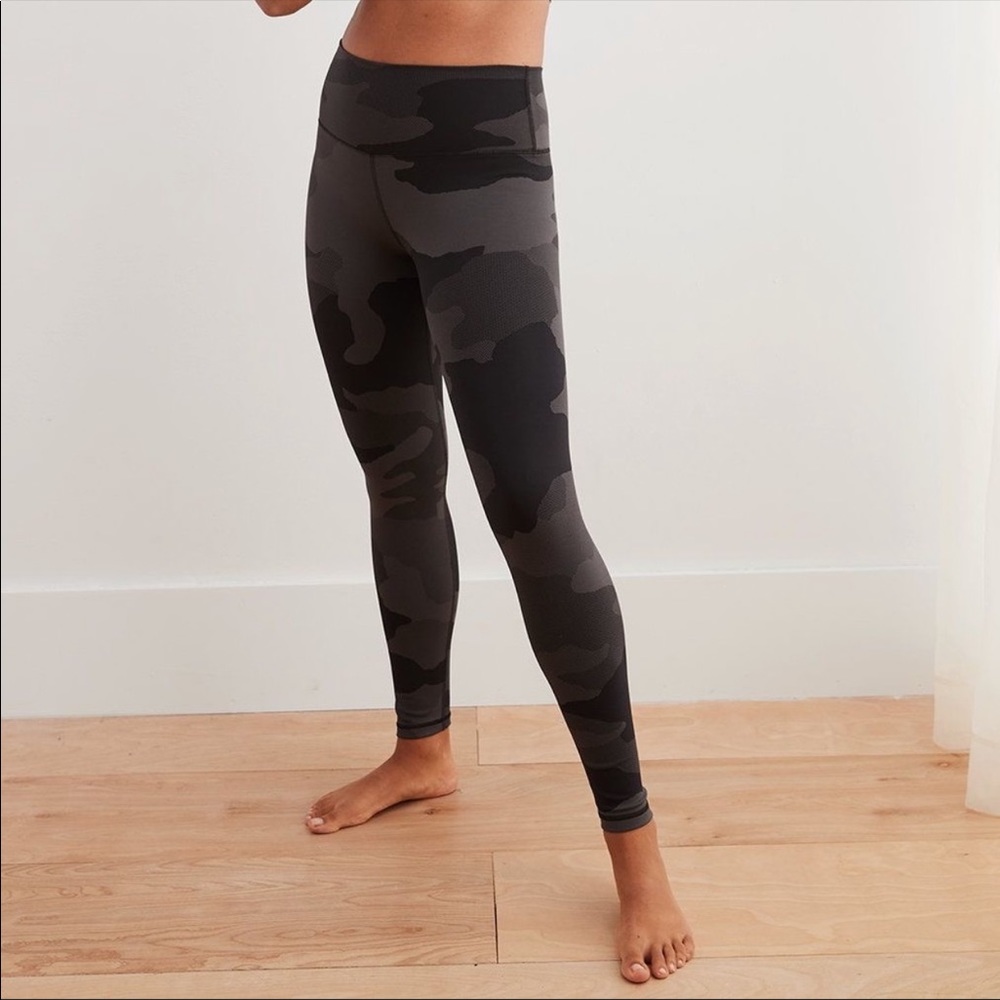 Aerie Offline Real Me 7/8 Legging Hi-Rise Camo Size Small